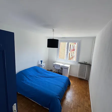 Grand Dans A Apartment